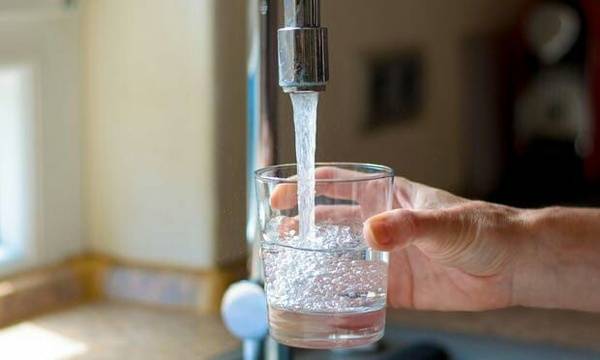 آیا قیمت آب افزایش خواهد یافت؟/ نماینده مجلس: مردم باور کنند که آب کم است