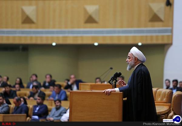رئیس‌جمهور: اگر نتیجه ملاقات با فردی،‌ آبادانی کشور است،‌ دریغ نمی کنم