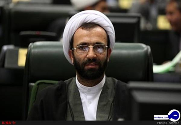 ممنوعیت داشتن تابعیت مضاعف برای نمایندگان