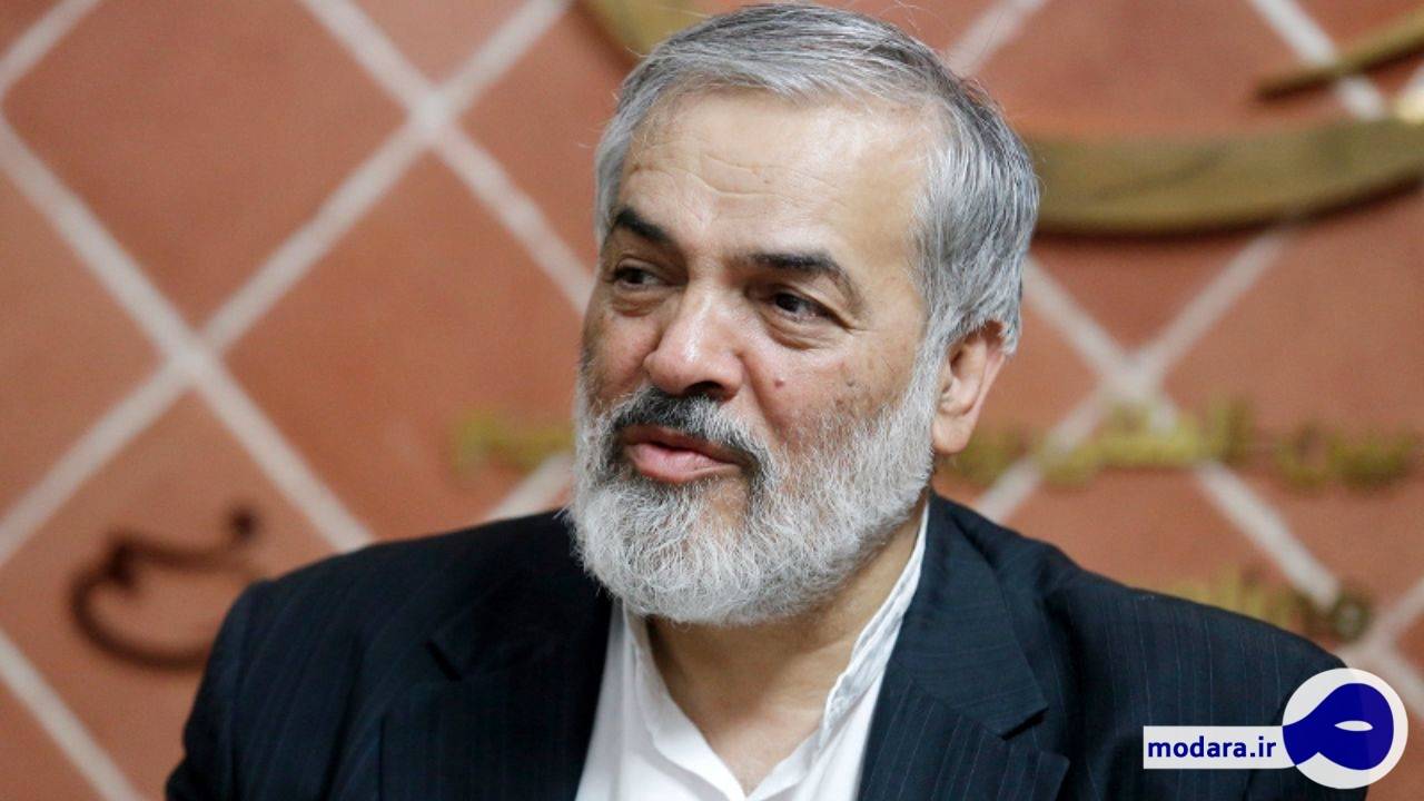 قدیری ابیانه: حسن روحانی مثل «بنی‌صدر» باید عزل شود