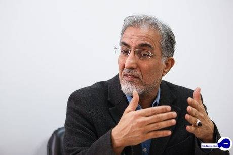 حسین راغفر: بحران‌های آتی اقتصاد با بحران حمله مغول قابل مقایسه است/ یک فرد می‌تواند نفت کشور را بفروشد، وزارت نفت نمی‌تواند؟