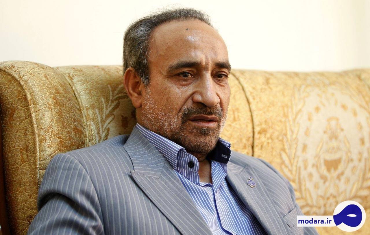 خباز: نامزدهای انقلابی فکر می‌کنند شجاعت در فحش دادن است
