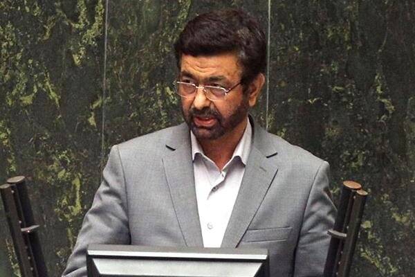 فداحسین مالکی: قانون حمل سلاح نیروهای مجاز شامل نیروهای «بسیج» هم می شود