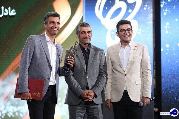 کیهان: جشن حافظ مبتذل است چون به فردوسی پور جایزه داد