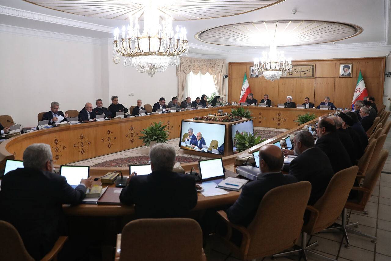 جلسه مهم در دولت / جهانگیری، ظریف و صالحی پس از هیات دولت در یک جلسه شرکت کردند