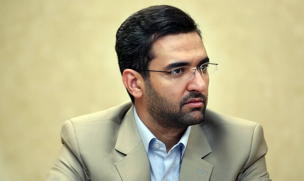 کنایه آذری‌جهرمی به وزیر ارشاد؛ کمرتان رگ‌‌به‌رگ نشود؟