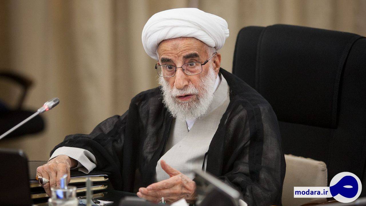 آیت الله جنتی: ۹۲ نفر از نمایندگان فعلی مجلس ردصلاحیت شده اند/ سفیر انگلیس را باید به‌عنوان عنصر نامطلوب از کشور بیرون کرد/ سپاه را باید روی سرمان بگذاریم