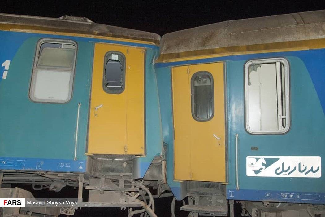 تصاویر خروج قطار زاهدان-تهران از ریل
