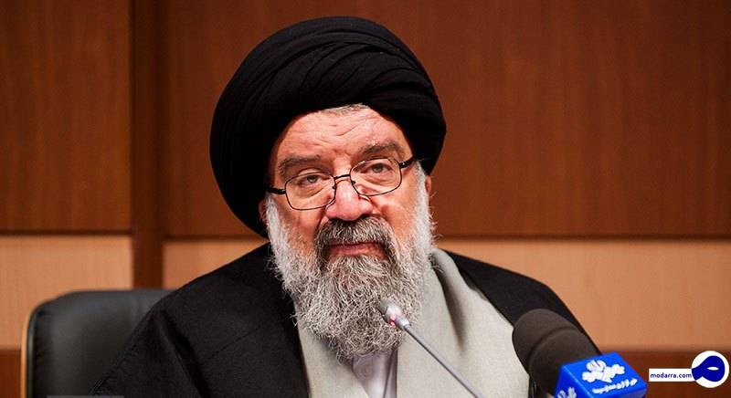 آیت الله خاتمی: کشف حجاب، نقشه و توطئه دشمن و نقشه رضاخانی است/ مردم انقلاب کردند چون می خواستند فضا پاک باشد