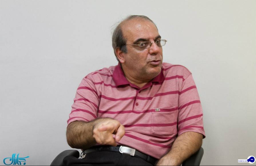 عباس عبدی: اگر به جای خانوم استاد، آقای نجفی به قتل می رسید بازهم اینگونه قضاوت می کردیم؟