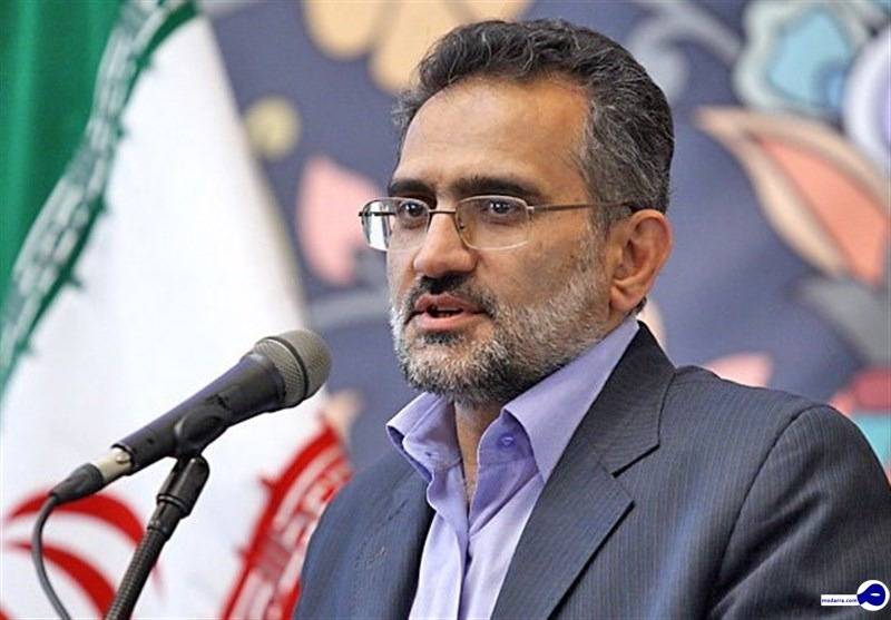 فعال سیاسی اصولگرا: منتظریم ببنیم رئیسی و قالیباف قصد ورود به انتخابات ۱۴۰۰ را دارند یا خیر؟