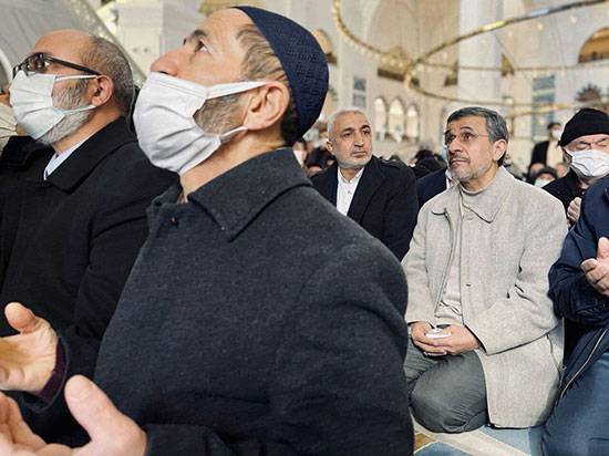 احمدی نژاد در نمازجمعه استانبول