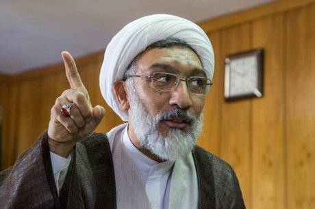 مصطفی پورمحمدی: کسی نمی‌­تواند ادعا کند که اول جمهوری اسلامی با اعضای سازمان مجاهدین بدرفتاری کرده است