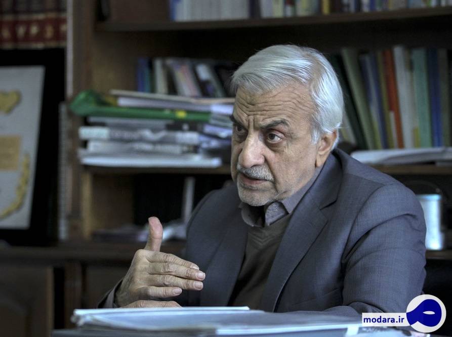 هاشمی طباء: احمدی نژاد از نظر ذهنی مشکل دارد/ من اصلا نمی‌دانم که او با چه حمایتی رئیس جمهور شد؟