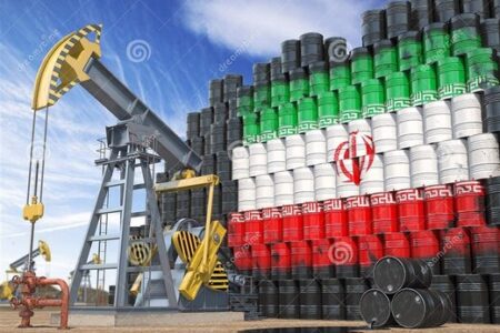 کیهان: صادرات نفت در دولت روحانی تا زیر ۲۰۰ هزار بشکه هم سقوط کرد