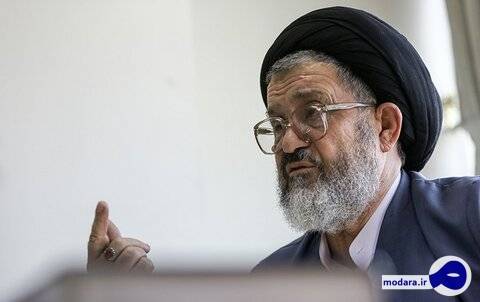 سیدرضا اکرمی: احمدی نژاد مهره‌ای سوخته‌ است و دیگر اعتباری در شورای نگهبان یا جمع نخبگان ندارد
