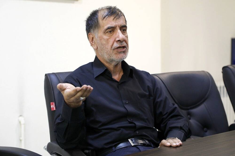 باهنر: آقایان محترم کاندیداها بروید اول درست قانون اساسی را بخوانید/نگوییم هرکس رئیس‌ جمهور شد فرقی نمی‌کند