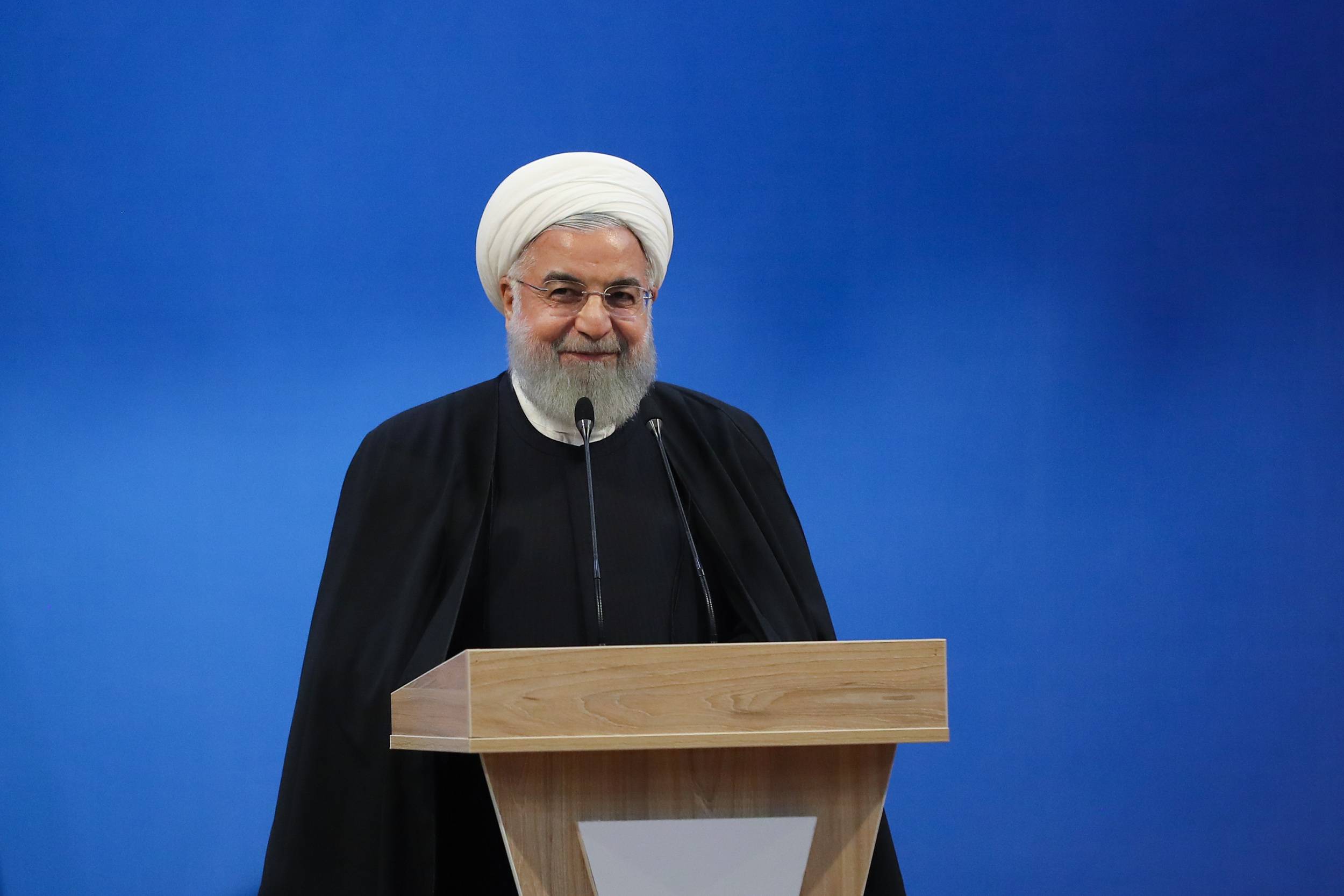 حسن روحانی: اگر مردم را از صندوق رای مایوس کردید یعنی آنها را به خیابان می‌رانید/ تلفنی، پیشهاداتی به رهبری داده‌ام