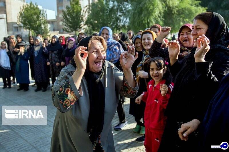 خنده درمانی زنان کرمانشاهی+عکس