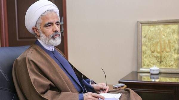 مجید انصاری: مگر کشور ملوک الطوایفی است که هر امام جمعه‌ای از پشت تریبون فرمان آتش به اختیار صادر کند