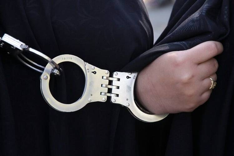 دستگیری ٣ دختری که در گلزار شهدا پایکوبی کردند