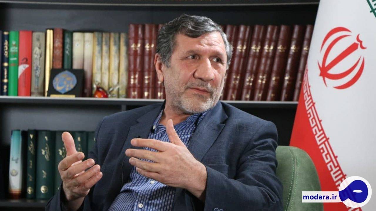 نماینده عضو جبهه پایداری: سران اصلاحات و احمدی نژاد در تفاهم کامل قرار دارند