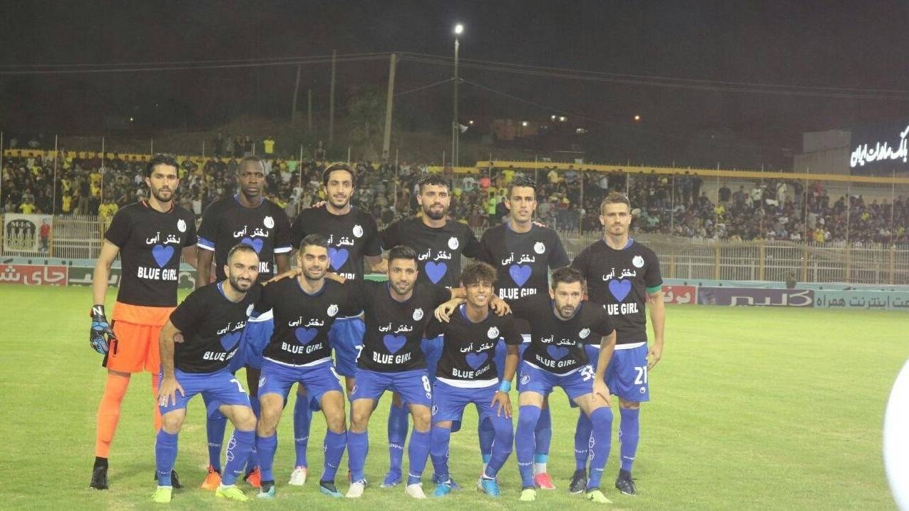 فدراسیون فوتبال شدیداً مخالف پوشیدن پیراهن مشکی توسط بازیکنان استقلال بود