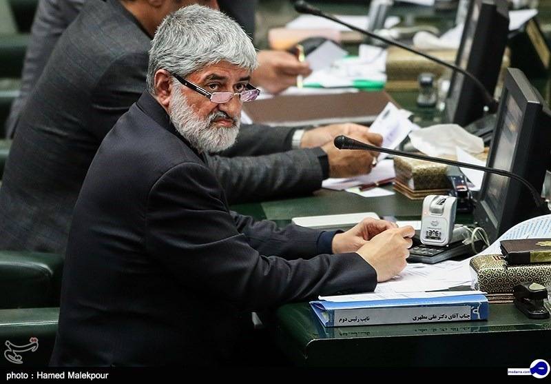 علی مطهری: برخی در کشور از “زنان” برای بستن دهان منتقدان استفاده می کنند