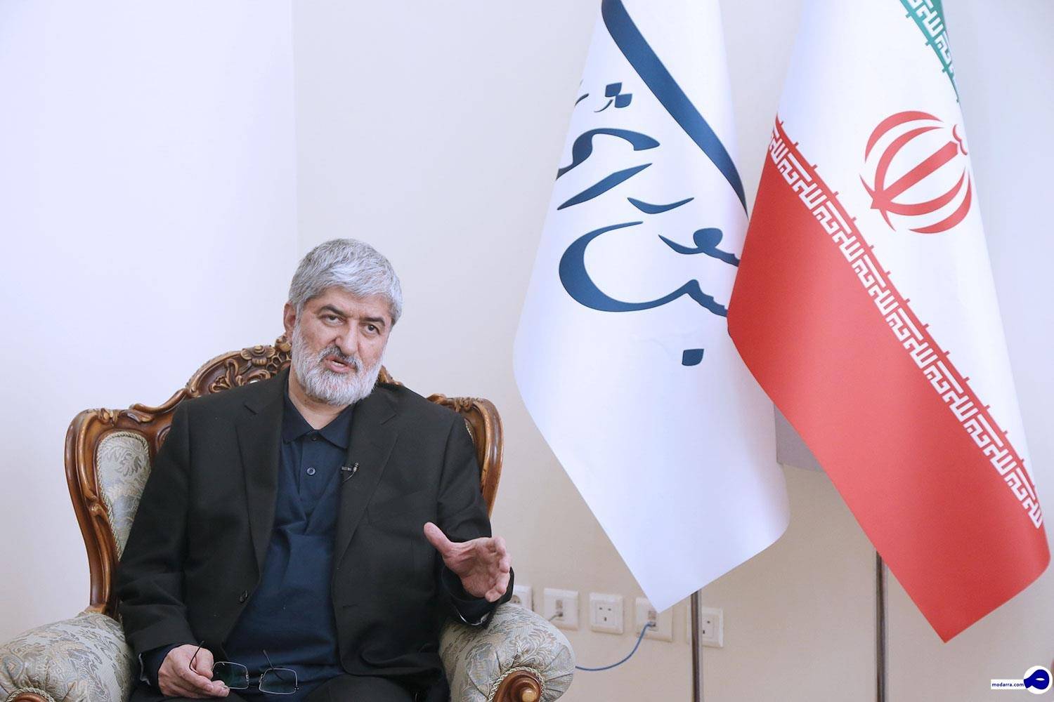 مطهری:ظریف سیاستمداری ماهر و متخصص است/پیغام‌هایی به مسئولان برای ملاقات با محصورین دادیم اما این کار انجام نشد