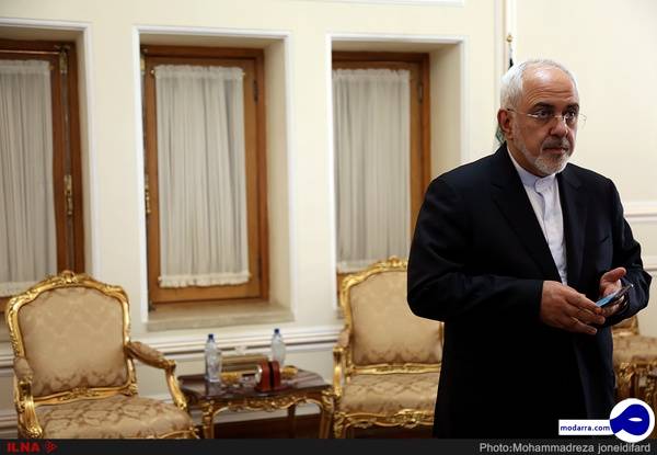 احتمال واکنش امروز رهبری و رئیس‌جمهور به استعفای ظریف/ استعفا هنوز پذیرفته نشده است