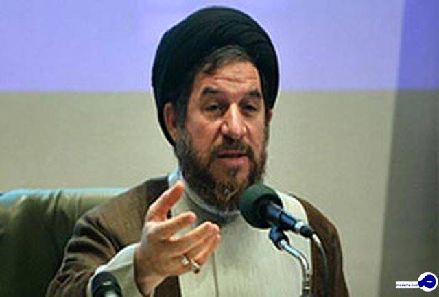 مفسدان از ارز ۴۲۰۰ تومانی حمایت می کنند