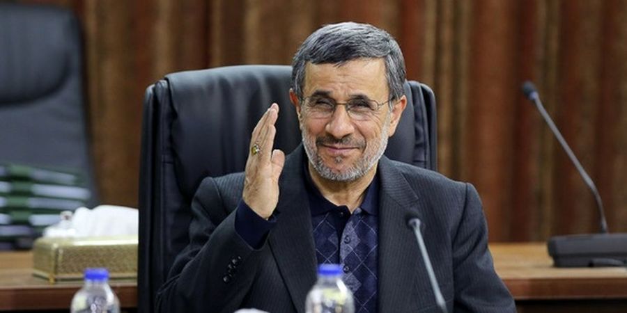احمدی‌نژاد می‌گفت وقتی با امام زمان رابطه داشته باشیم دیگر با نماینده‌اش چه کار داریم؟!