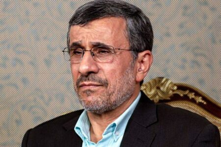 واکنش عجیب احمدی نژاد به اتفاقات ورزشگاه مشهد
