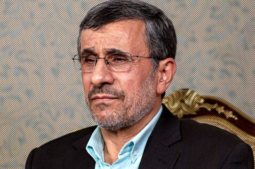 واکنش عجیب احمدی نژاد به اتفاقات ورزشگاه مشهد