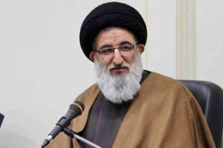 امام جمعه کرج: می‌خواهند با تحریف امام بگویند که اهل معامله بود