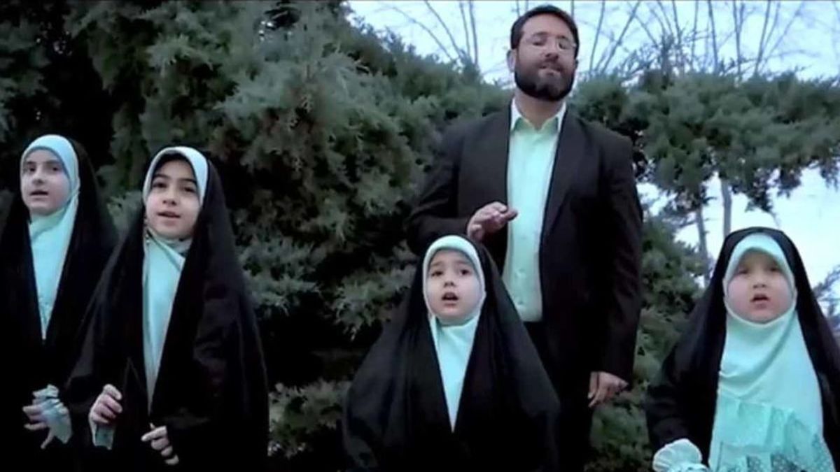 کیهان: سرود «سلام فرمانده» پر برکت بود