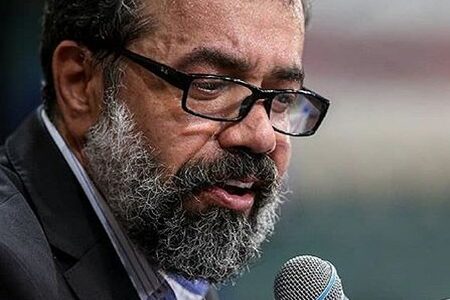 محمود کریمی: به جای شرکت در «هیئت» برای اجرای سرود سلام فرمانده به ورزشگاه آزادی بروید