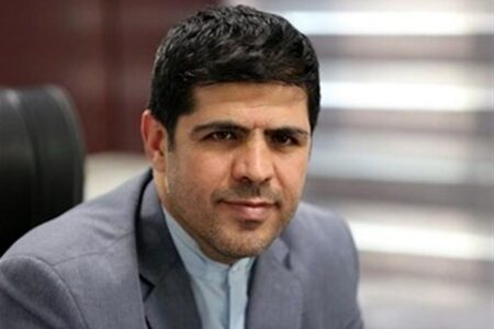 مدیری که گفت «بی‌دلیل بخندید» برکنار شد!