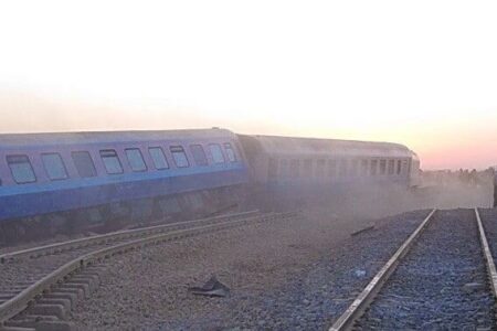 خروج قطار مسافربری طبس – یزد از ریل/ ۱۰ کشته و ۵۰ مصدوم تاکنون