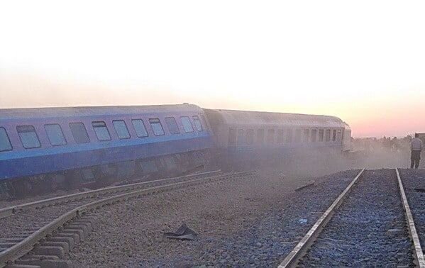 خروج قطار مسافربری طبس – یزد از ریل/ ۱۰ کشته و ۵۰ مصدوم تاکنون