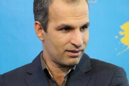 استاد دانشگاه: جامعه ایرانی باید یاد بگیرد «شاخ های اینستاگرامی» را دنبال نکند