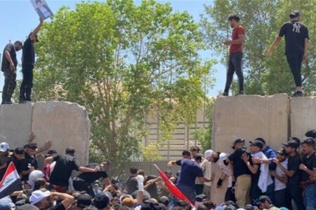 خبرگزاری اصولگرا: حامیان جریان صدر در عراق، آشوب طلبند