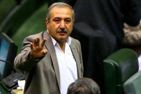 نماینده مجلس: دولتِ رئیسی می‌خواهد از بلاروس مرغ‌های‌آلوده به مواد رادیواکتیو وارد کند