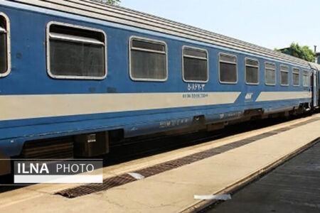 یک زن محجبه، رئیس قطار تهران – یزد را برکنار کرد
