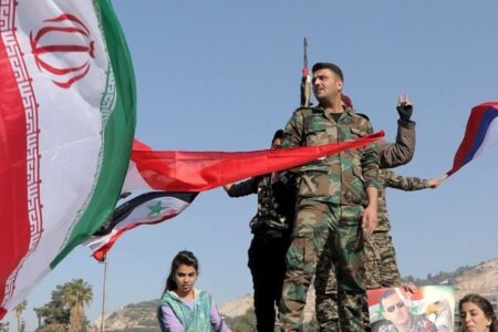 خبرگزاری اصولگرا: مسکو از ایران نخواسته مراکز نظامی در سوریه را تخلیه کند
