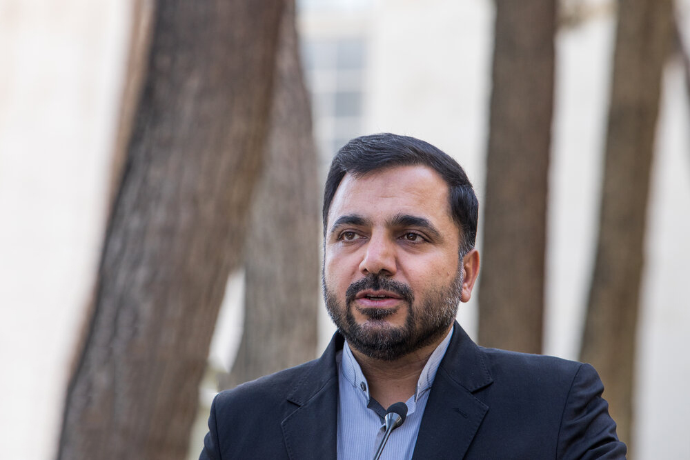 وزیر ارتباطات: برای اولین بار با وجود اینکه بنا به شرایط امنیتی کشور در برخی از ساعت‌ محدودیت هایی در اینترنت اعمال می‌شود، اما تمام سرورها و خدمات داخلی کشور در حال فعالیت است