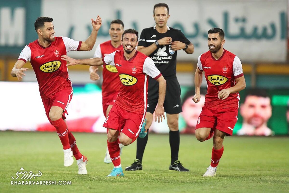 هوادار ۱ – پرسپولیس ۳/ کارشناس داوری: بازیکن پرسپولیس باید اخراج می شد