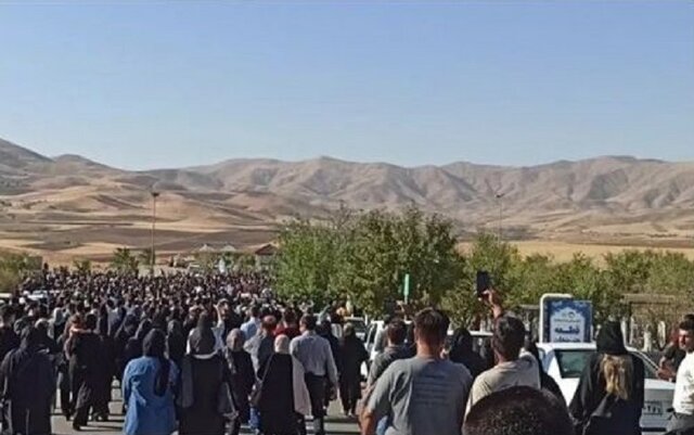 نماینده سقز در مجلس: اوضاع سقز آرام و عادی است/اینترنت تلفن همراه در سقز تا ساعتی دیگر وصل می‌شود/خانواده مهسا امینی از اعتصاب عمومی حمایت نمی‌کنند