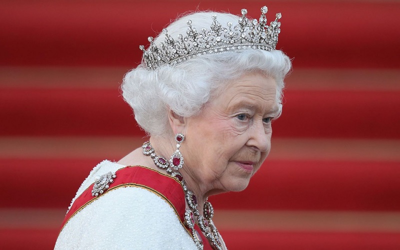 ملکه الیزابت حداقل دخالت در سیاست انگلستان را داشت