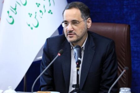 رئیس مرکز پژوهش های مجلس: رادیکال های متحجر بین مردم و انقلاب فاصله ایجاد می کنند